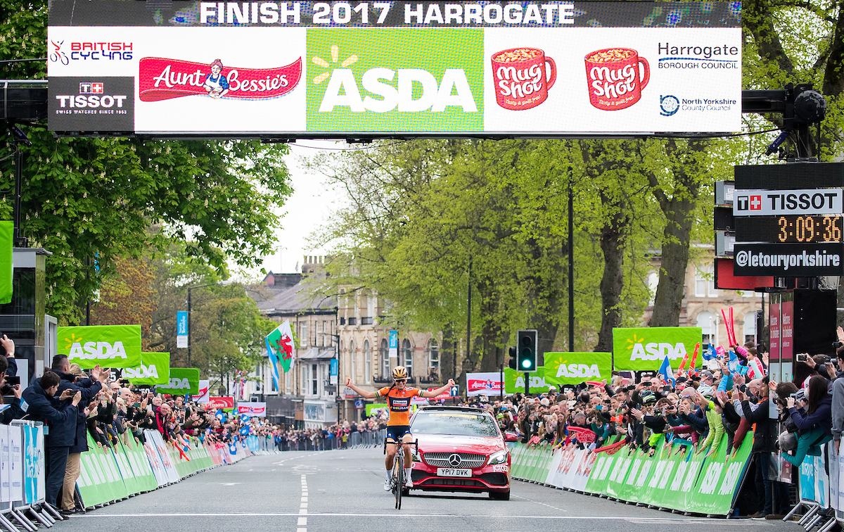 Lizzie Deignan wins women's Tour de Yorkshire 2017 in Harrogate