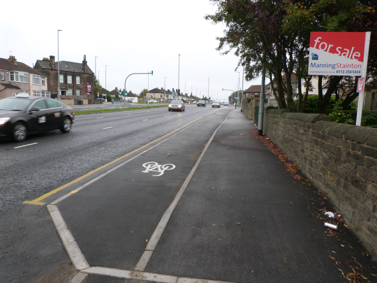 Cycle Superhighway Leeds, type 2 track Cycle Superhighway Leeds, type 2 track