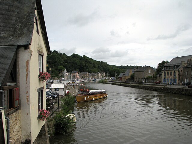 Dinan