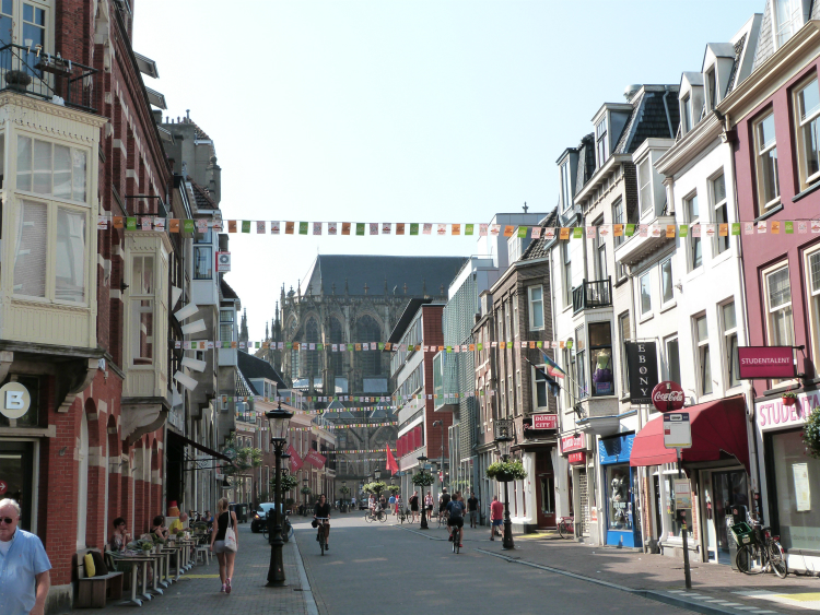 Korte Jansstraat with TDF bunting Korte Jansstraat with TDF bunting