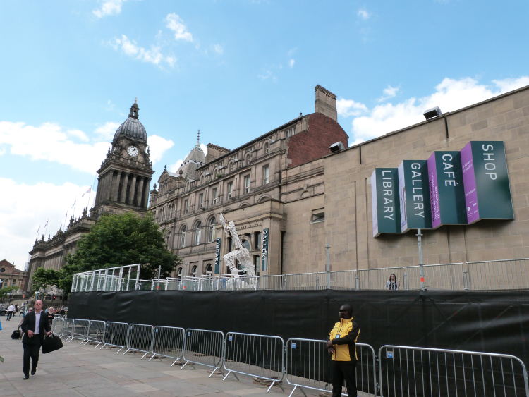 Leeds Art Gallery and Town Hall, Tour de France spectator hub