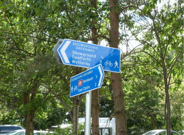 Cycle route signs in Harrogate Cycle route signs in Harrogate